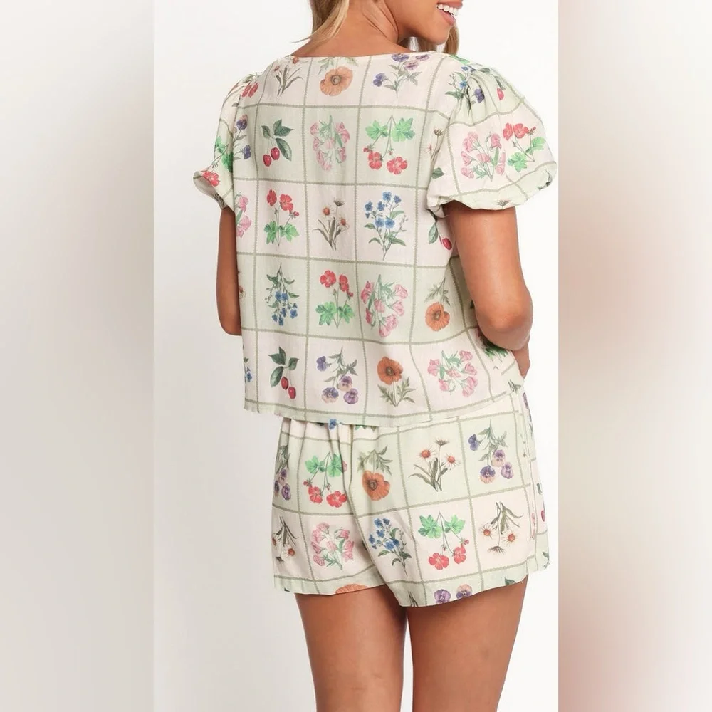 Petal & Pup Asta Tie Front Top in Flower Market - Picture 3 of 8